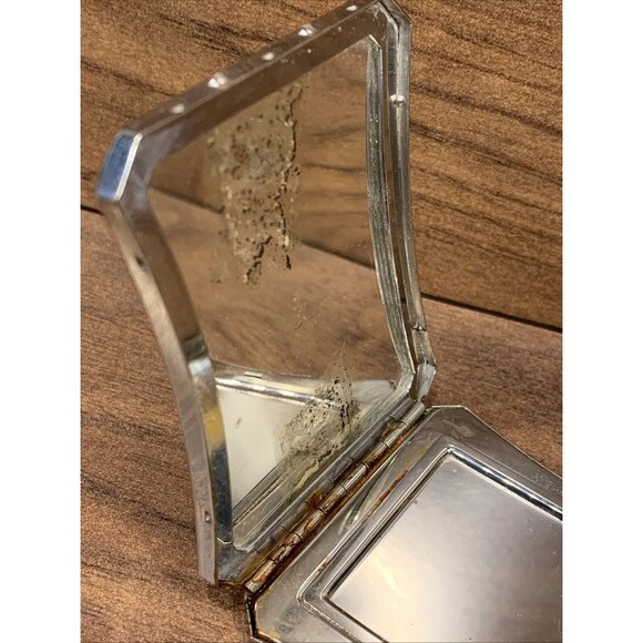 VINTAGE VANITY POWDER COMPACT SILVER CASE, PATENT 1802796 MADE IN USA - Picture 4 of 8